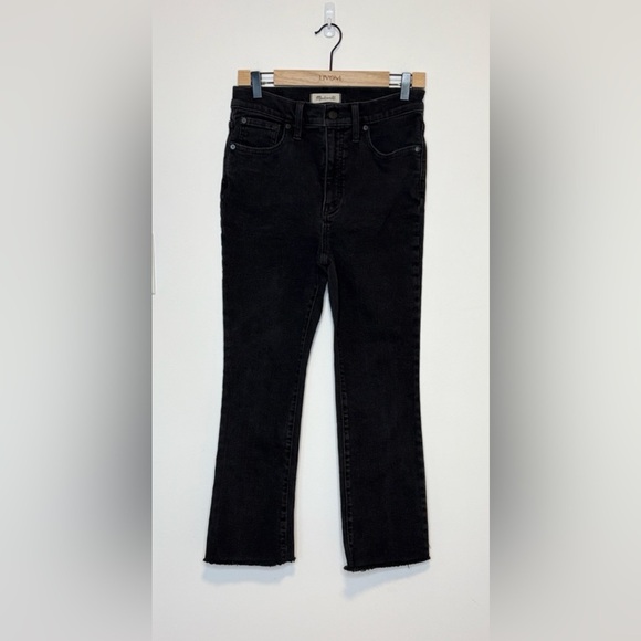 Madewell Cali Demi-Boot Jeans in Bayland Wash:
Raw-Hem Edition , sz : 28 - Picture 4 of 11